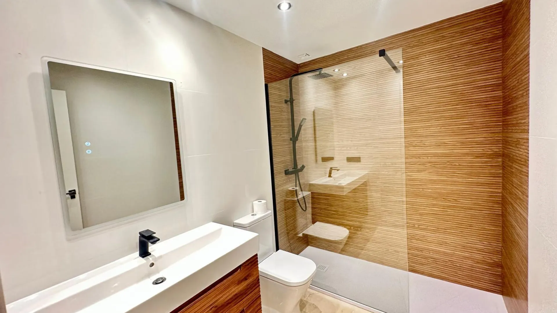 For sale San Pedro de Alcantara apartment with 2 bedrooms
