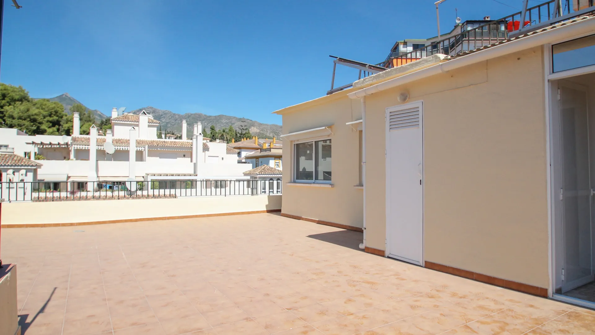 Penthouse for sale in Marbella Centro with 2 bedrooms