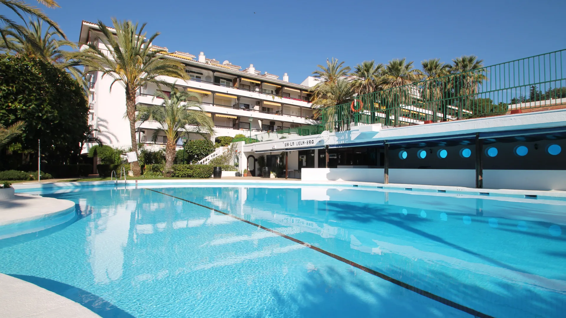 Comprar apartamento planta baja en Marbella Golden Mile