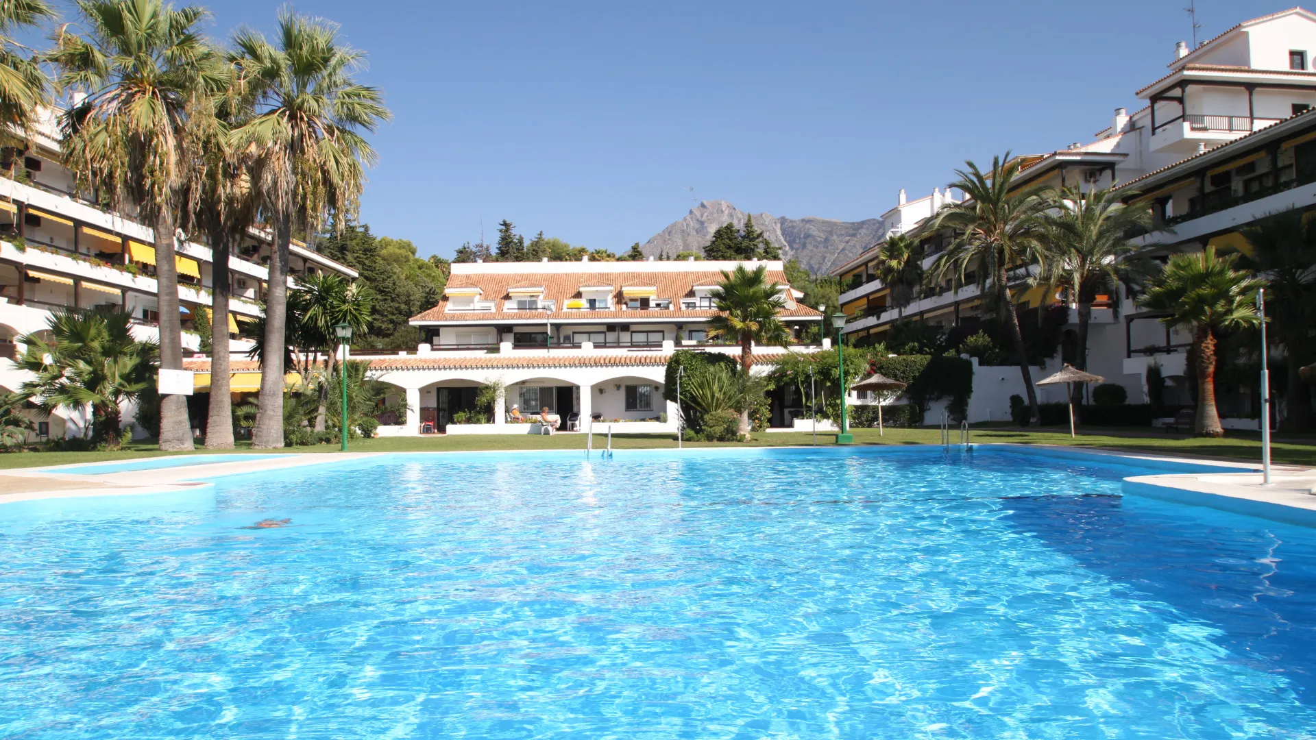 Comprar apartamento planta baja en Marbella Golden Mile