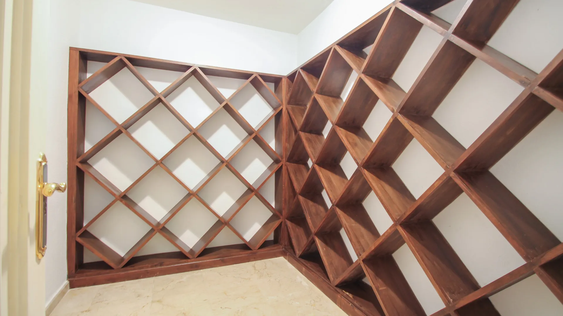 Comprar villa de 6 dormitorios en Los Monteros