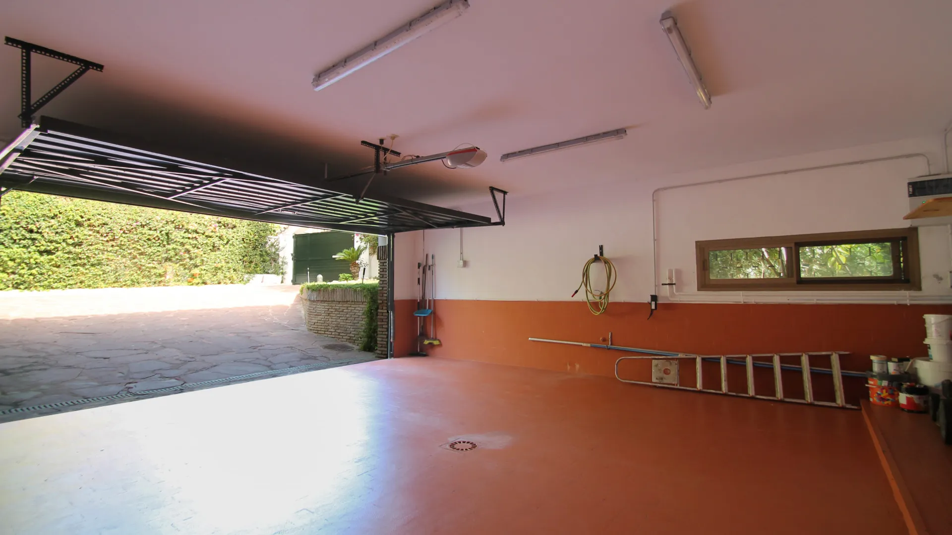 Comprar villa de 6 dormitorios en Los Monteros