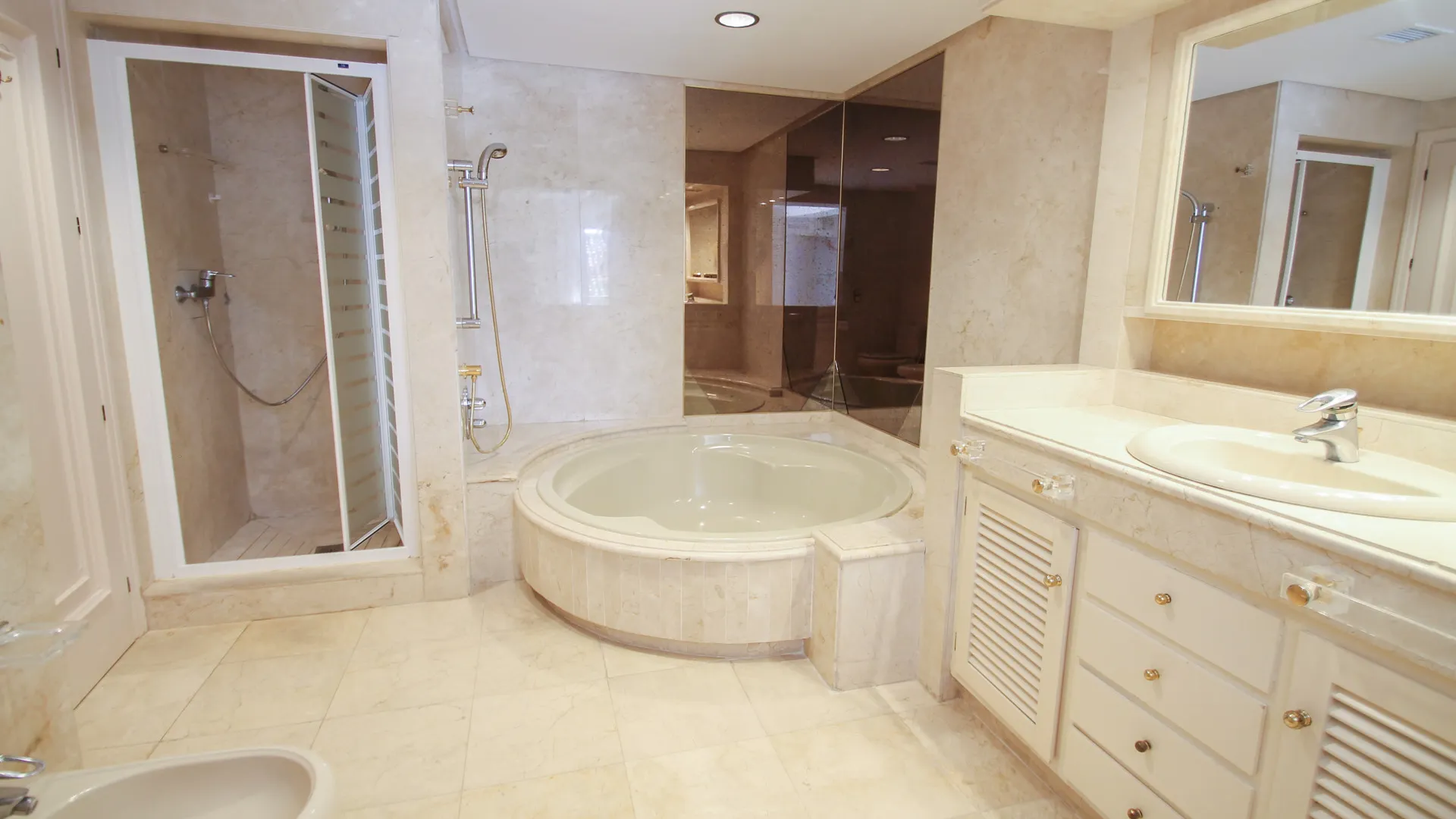 Comprar villa de 6 dormitorios en Los Monteros