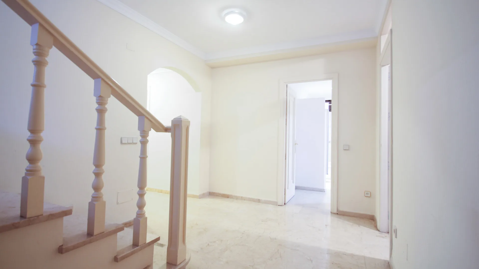 Comprar villa de 6 dormitorios en Los Monteros