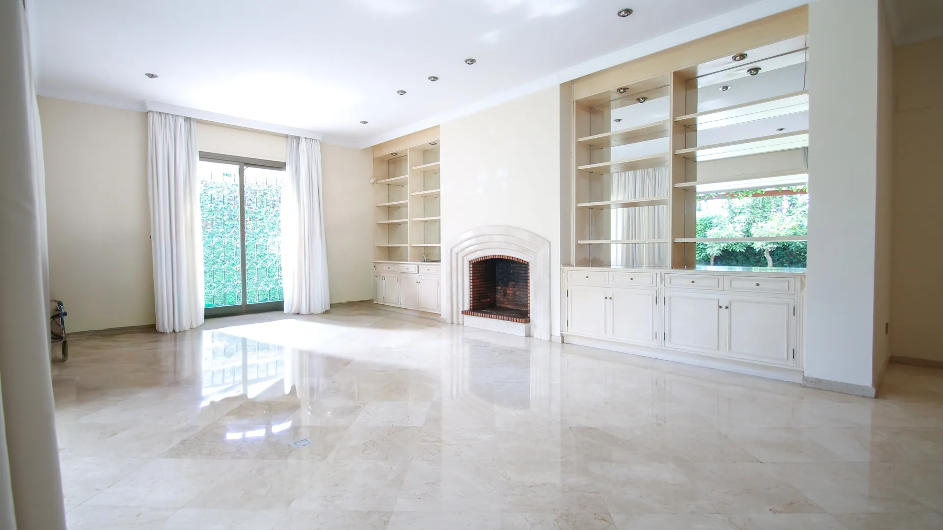 Comprar villa de 6 dormitorios en Los Monteros