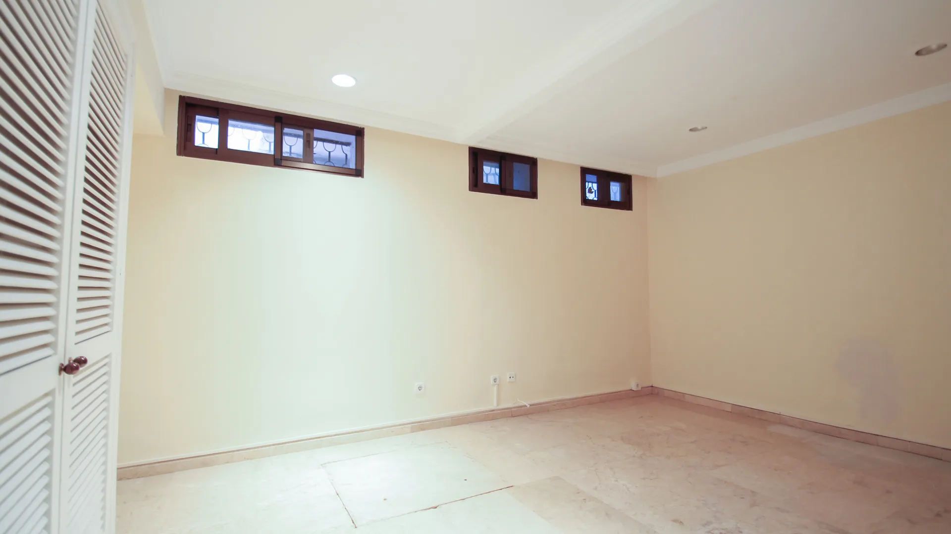 Comprar villa de 6 dormitorios en Los Monteros