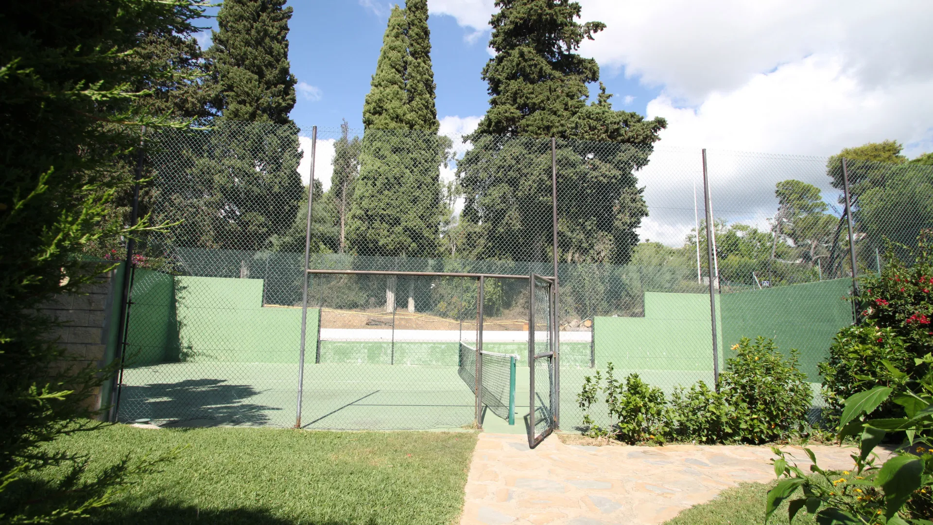 Atico duplex en venta de 3 dormitorios en Marbella Golden Mile