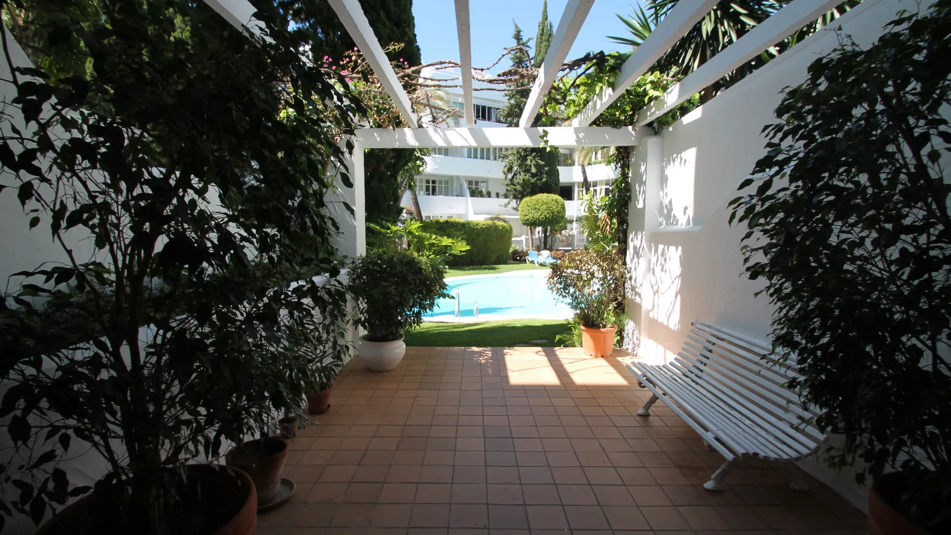 Atico duplex en venta de 3 dormitorios en Marbella Golden Mile