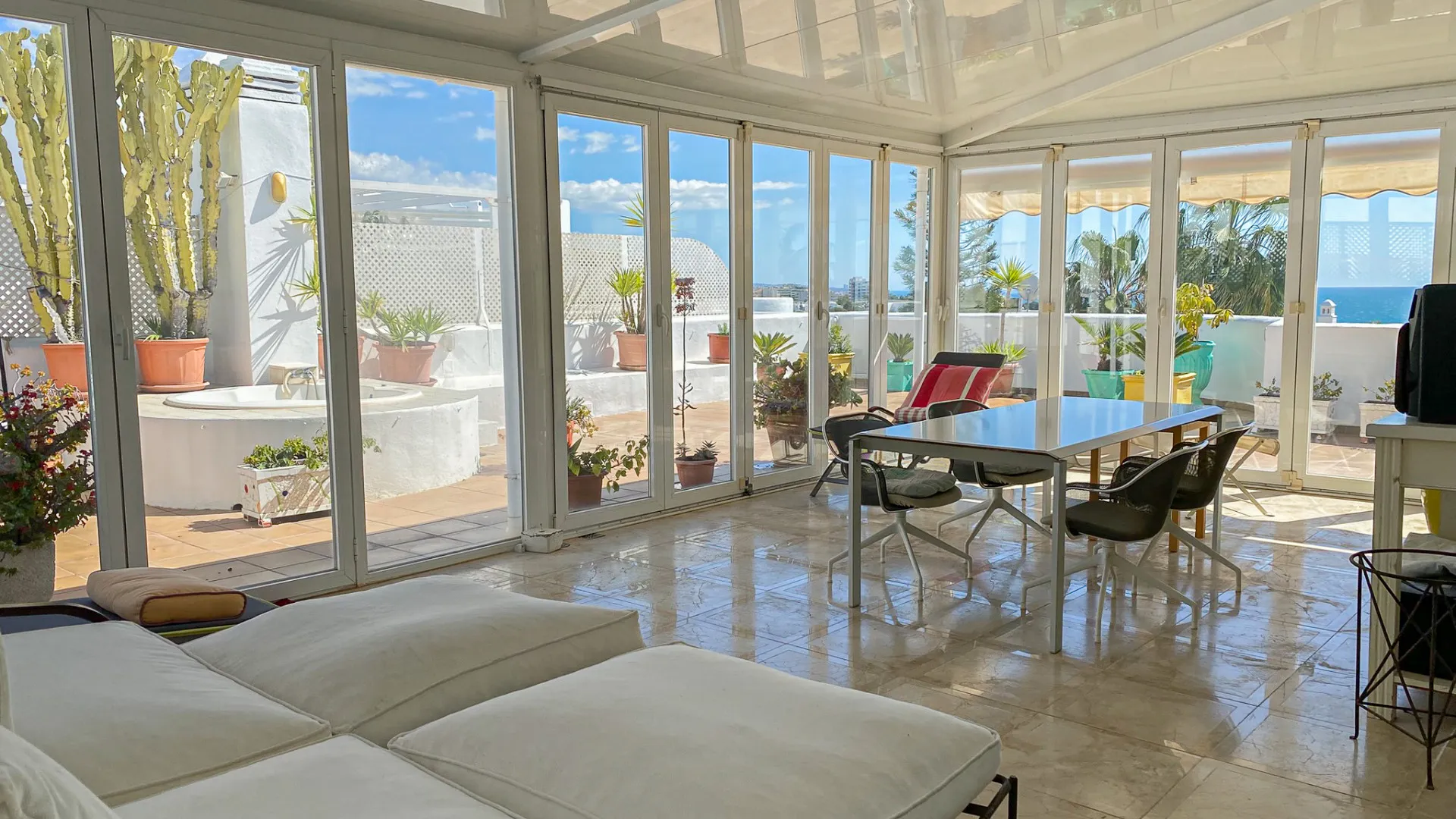 Atico duplex en venta de 3 dormitorios en Marbella Golden Mile