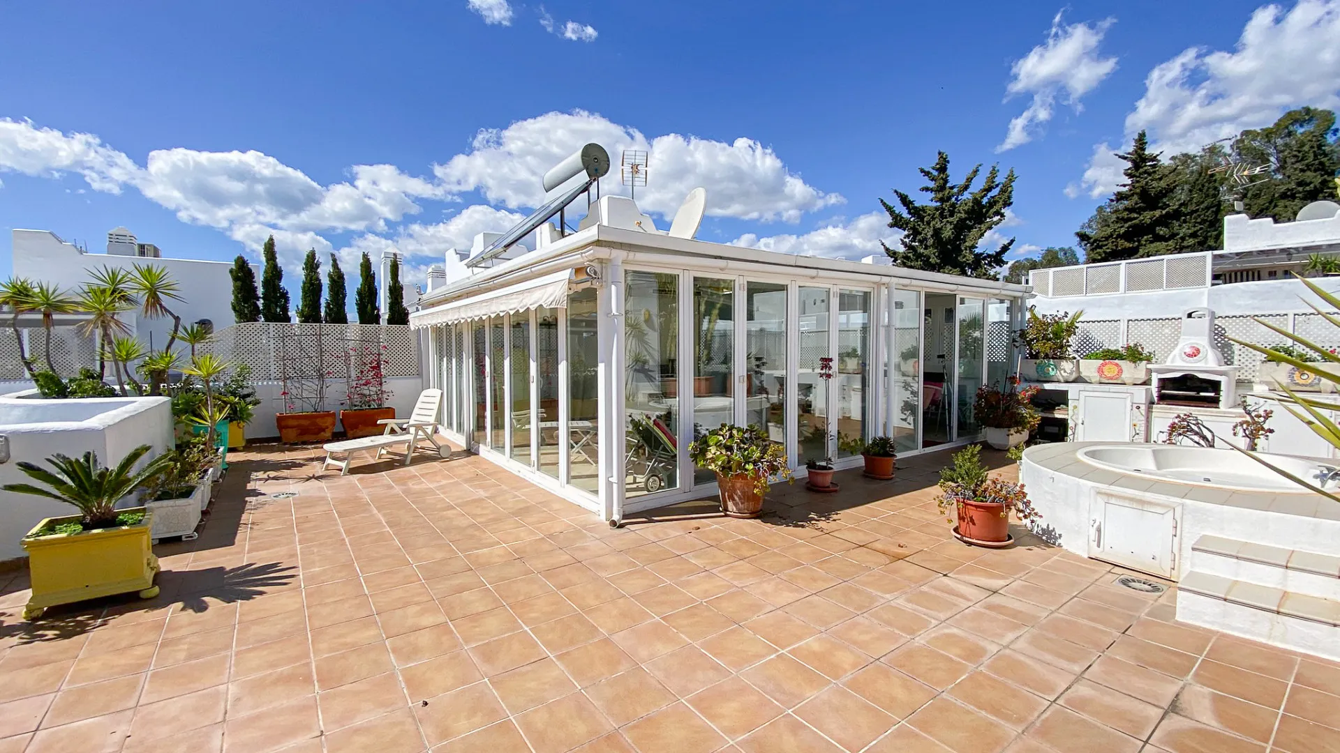 Atico duplex en venta de 3 dormitorios en Marbella Golden Mile