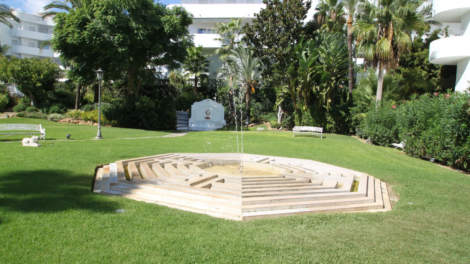 Atico duplex en venta de 3 dormitorios en Marbella Golden Mile