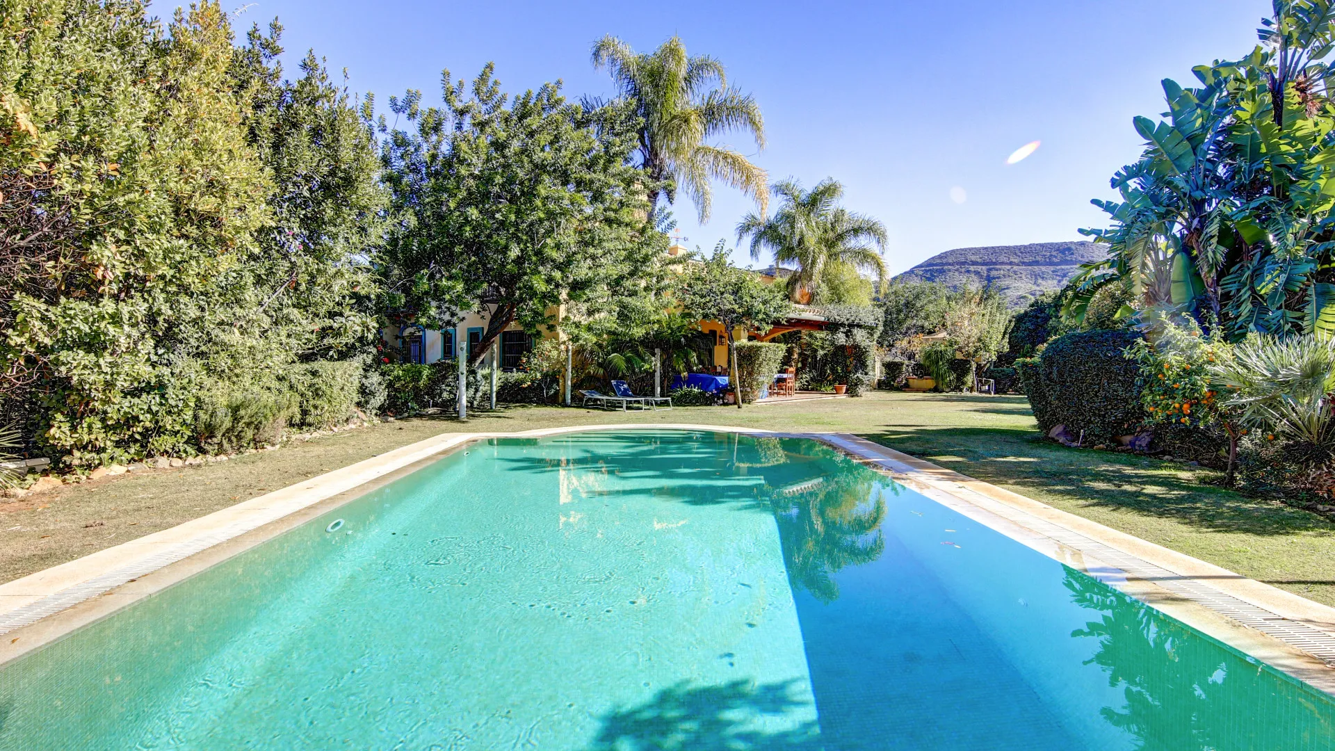 Finca en venta de 5 dormitorios en Ojen