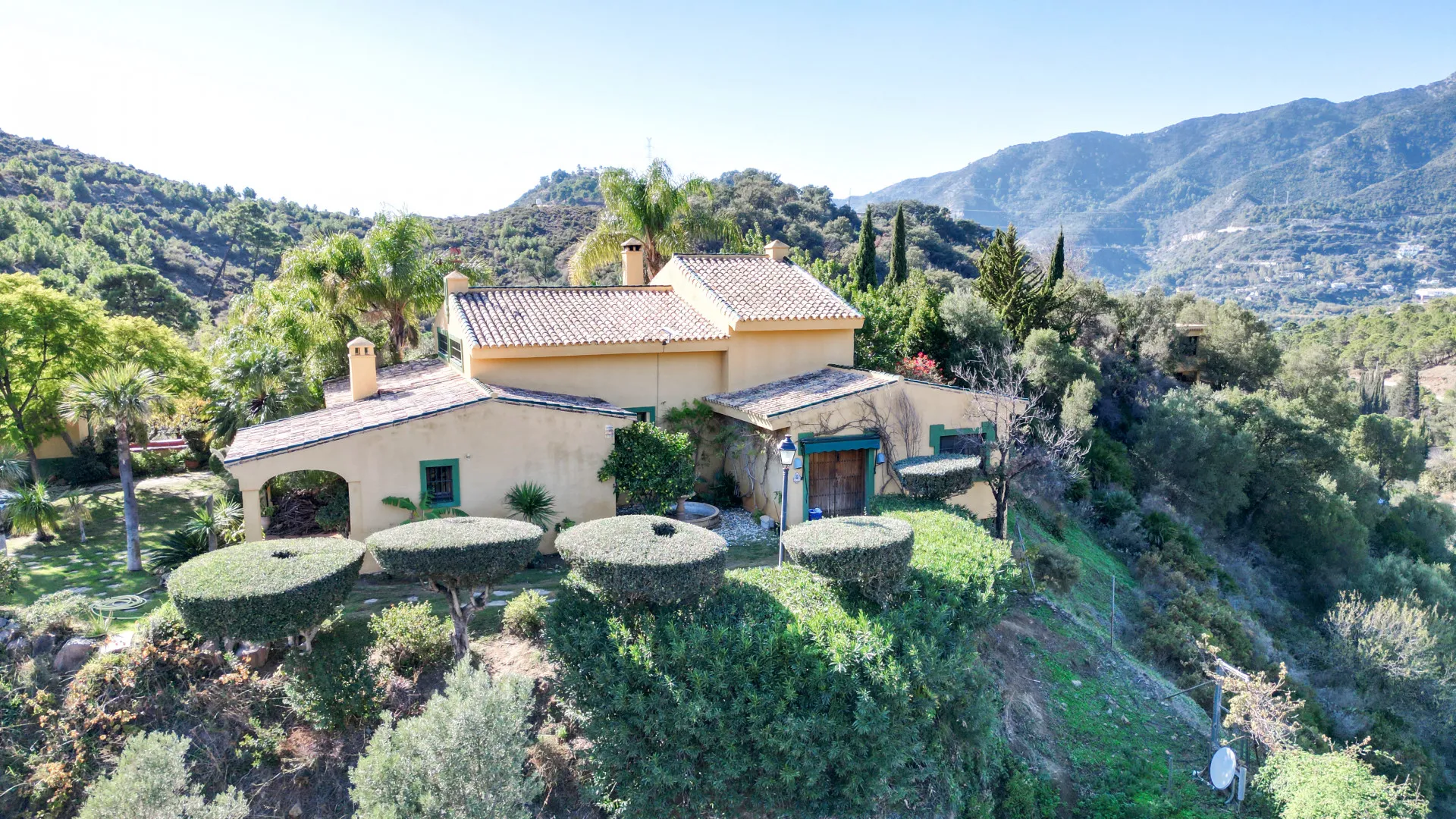 Finca en venta de 5 dormitorios en Ojen