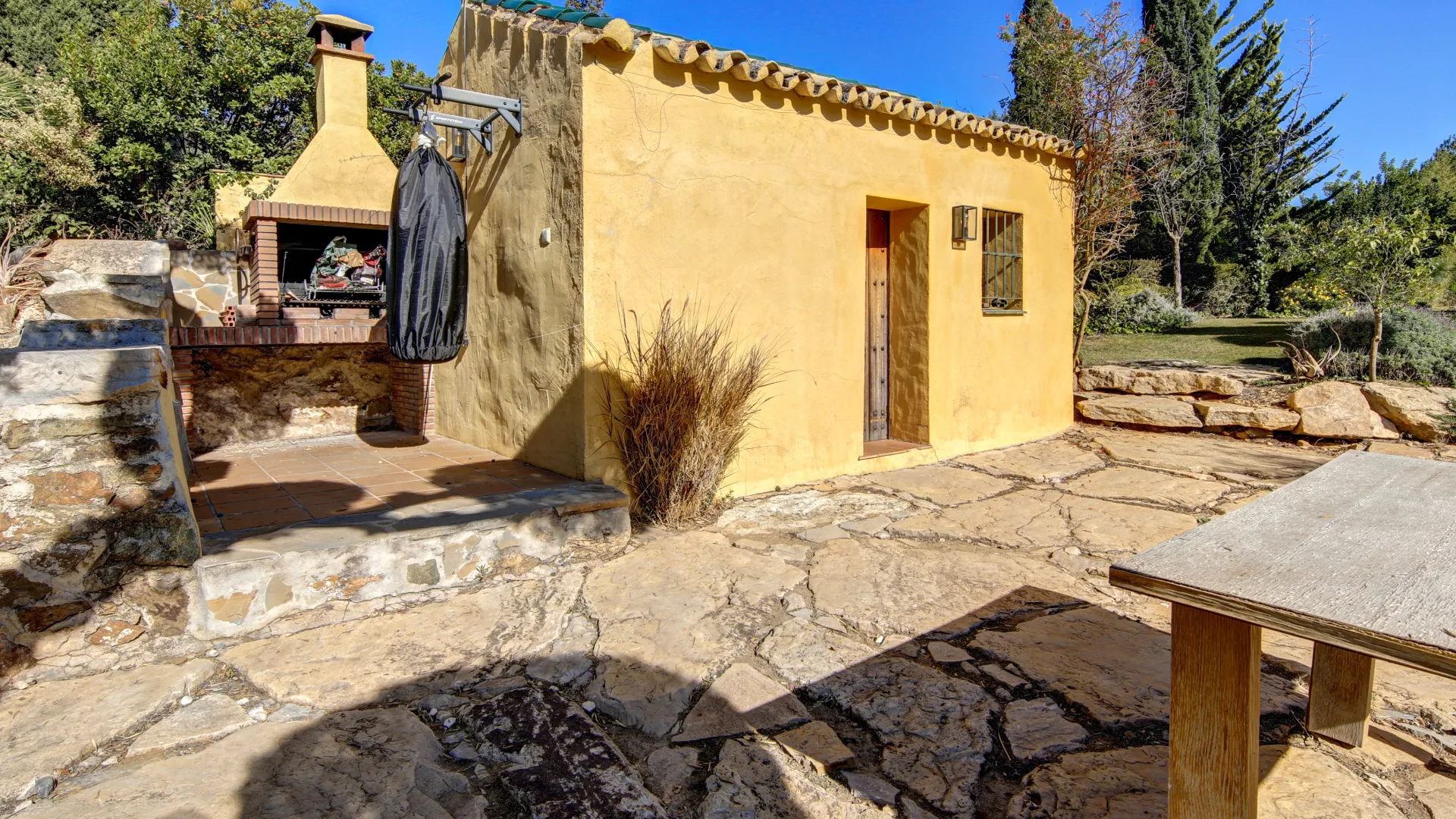 Finca en venta de 5 dormitorios en Ojen