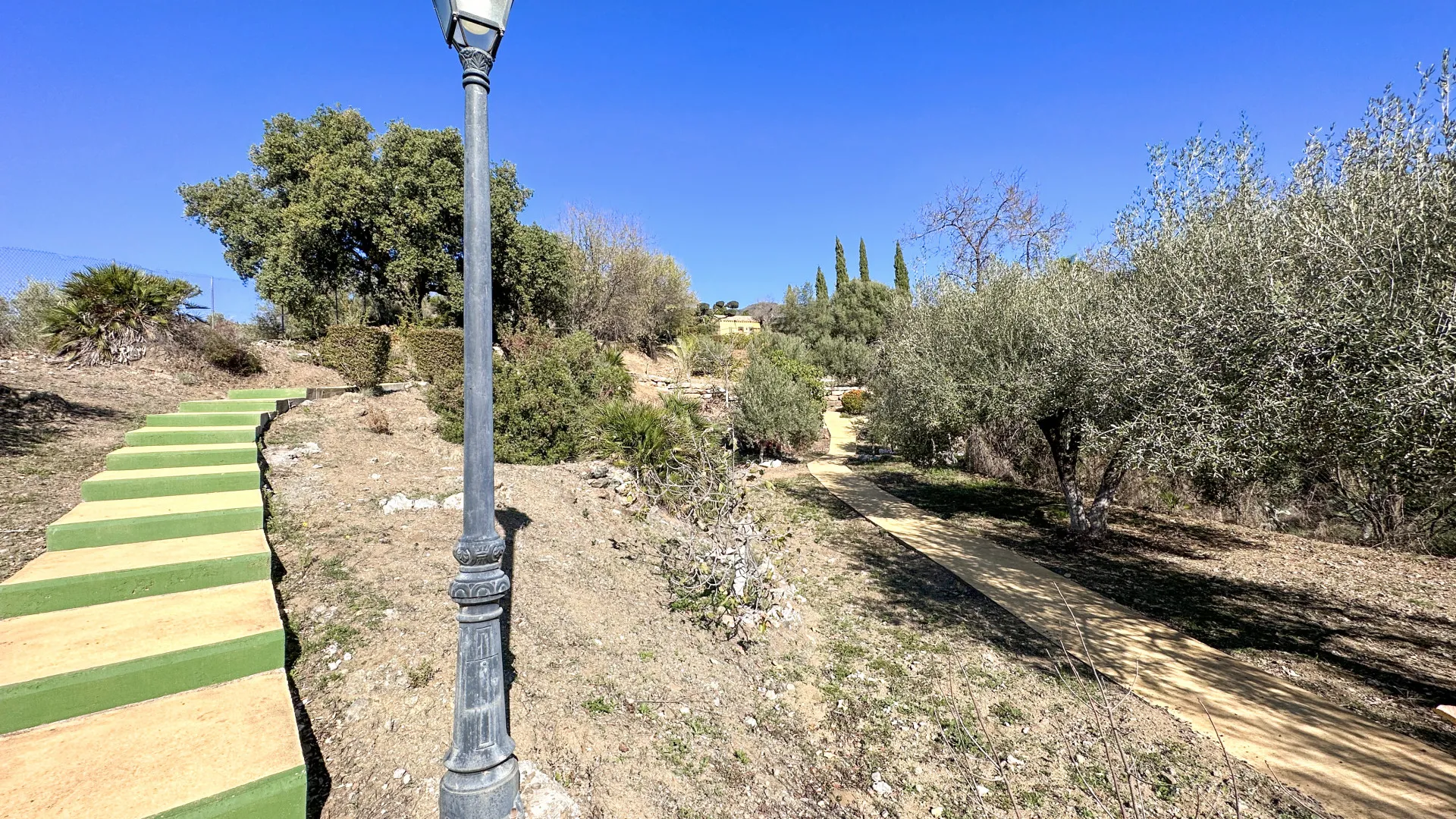 Finca en venta de 5 dormitorios en Ojen