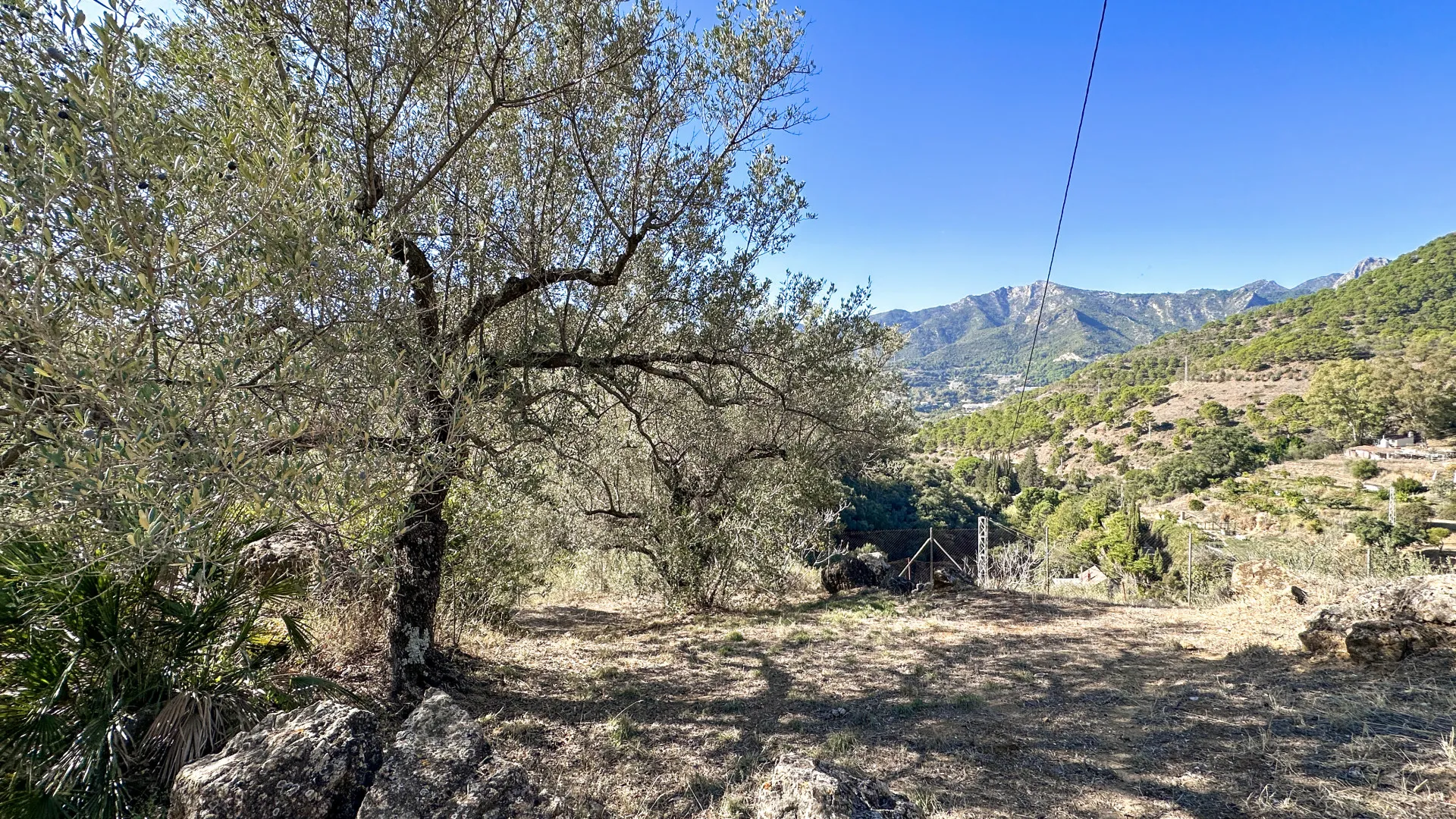 Finca en venta de 5 dormitorios en Ojen