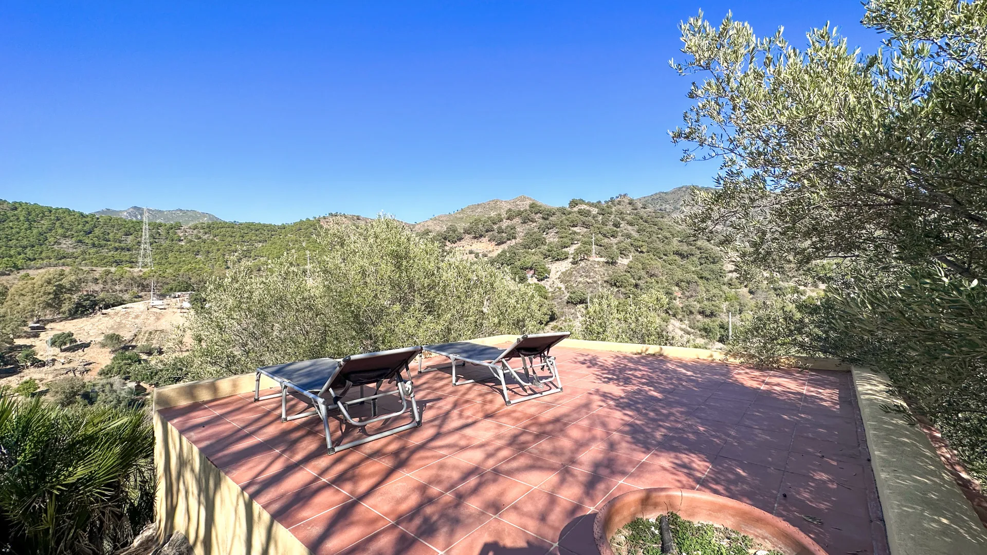 Finca en venta de 5 dormitorios en Ojen