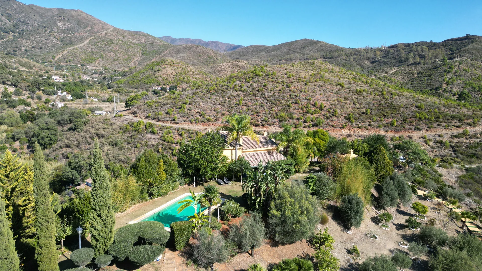 Finca en venta de 5 dormitorios en Ojen