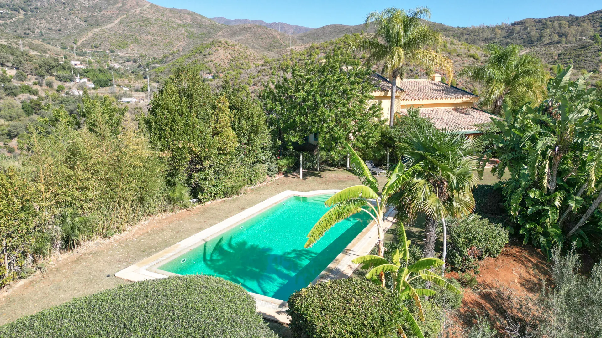 Finca en venta de 5 dormitorios en Ojen