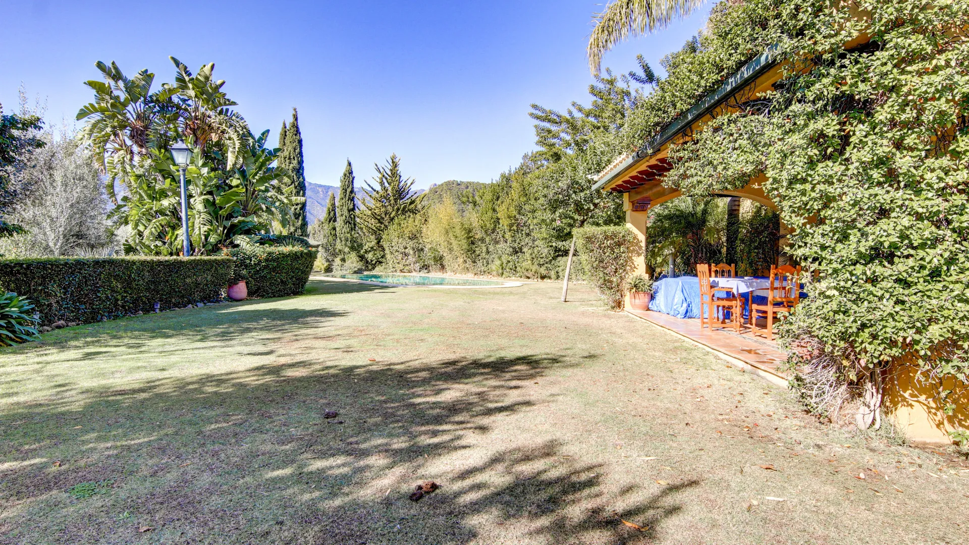 Finca en venta de 5 dormitorios en Ojen