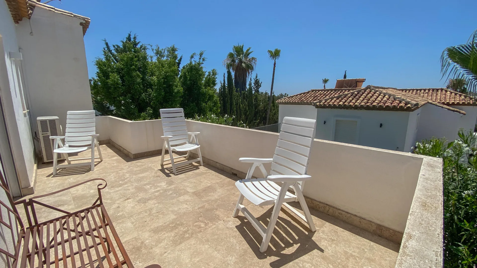 For sale 5 bedrooms villa in Nueva Andalucia