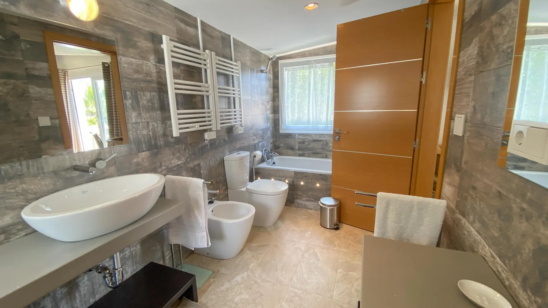 For sale 5 bedrooms villa in Nueva Andalucia
