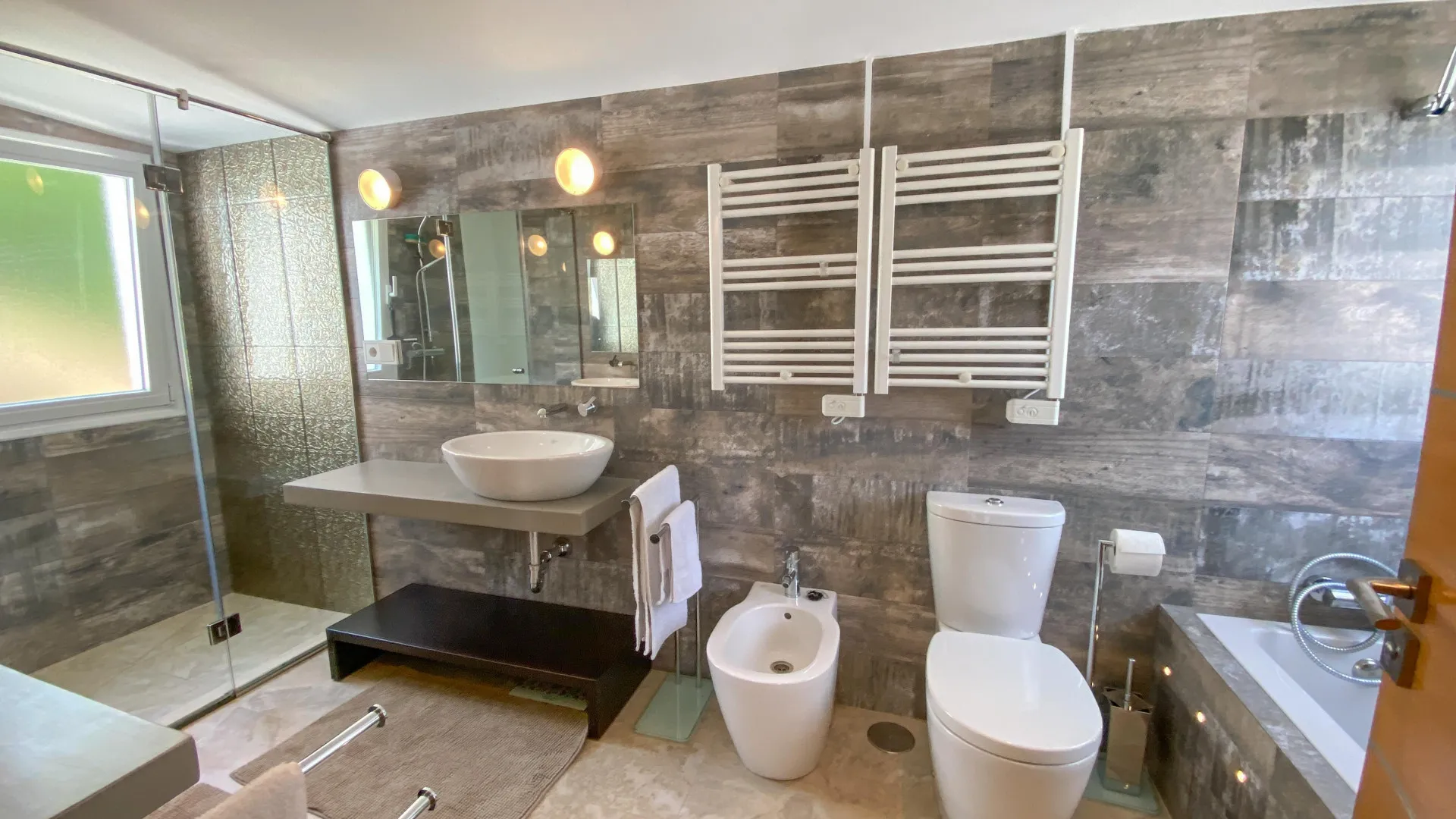 For sale 5 bedrooms villa in Nueva Andalucia