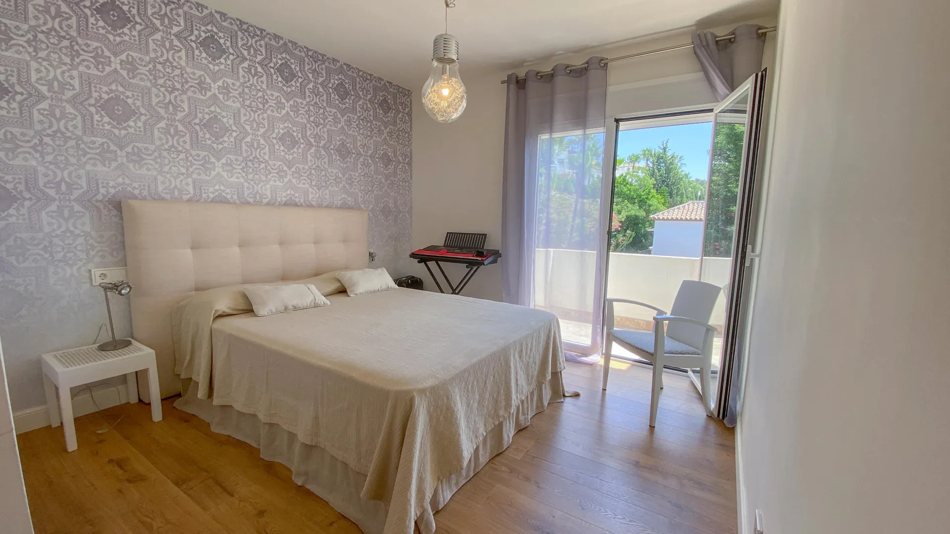 For sale 5 bedrooms villa in Nueva Andalucia