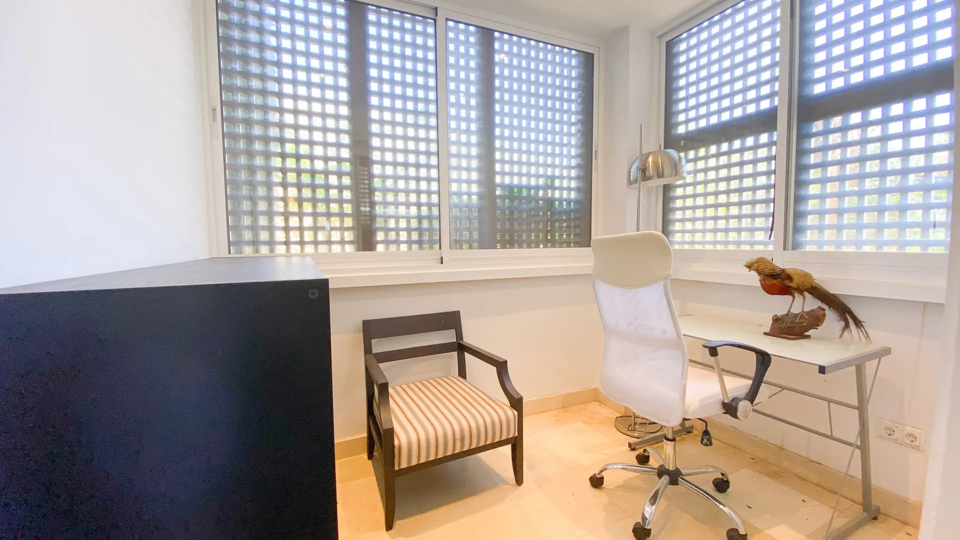 For sale Nueva Andalucia 2 bedrooms ground floor apartment