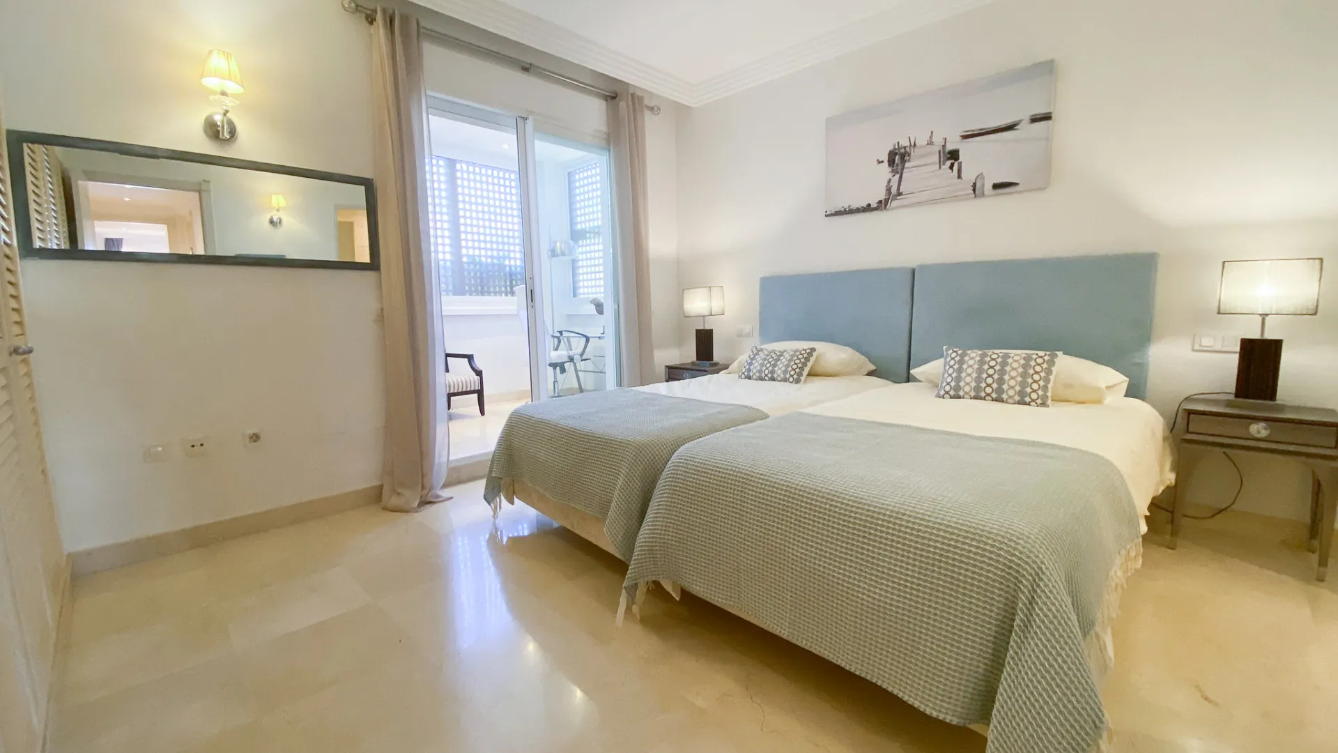 For sale Nueva Andalucia 2 bedrooms ground floor apartment
