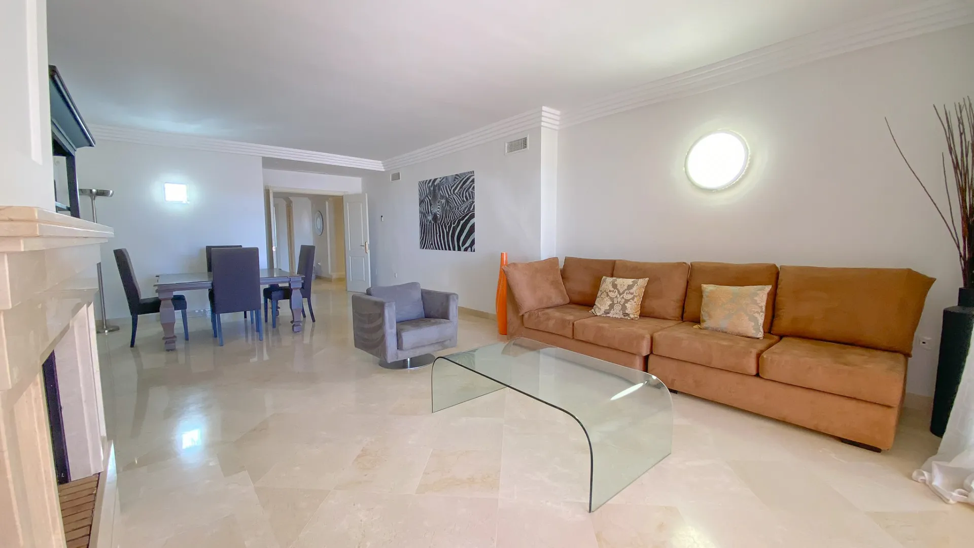 For sale Nueva Andalucia 2 bedrooms ground floor apartment