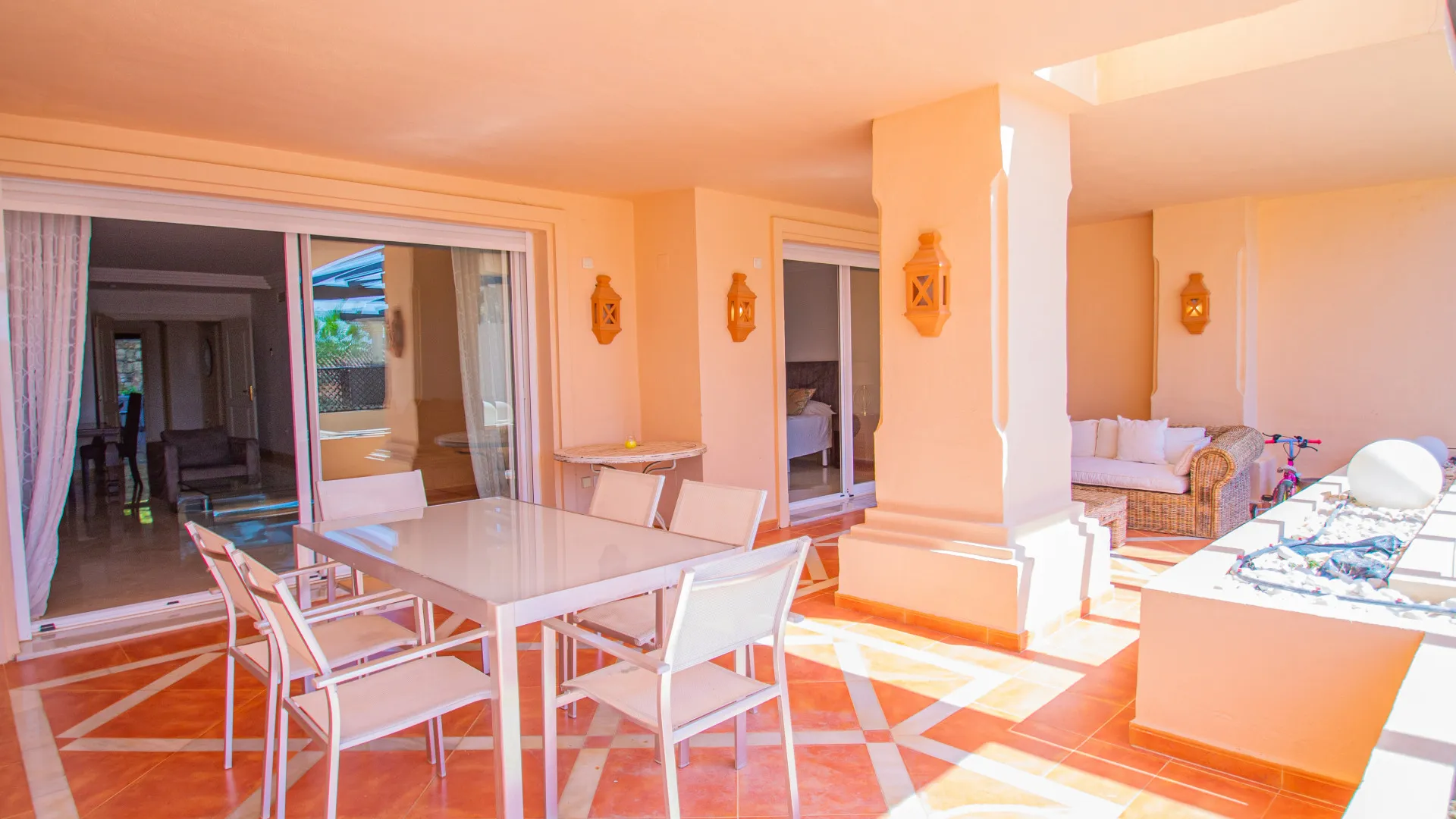 For sale Nueva Andalucia 2 bedrooms ground floor apartment