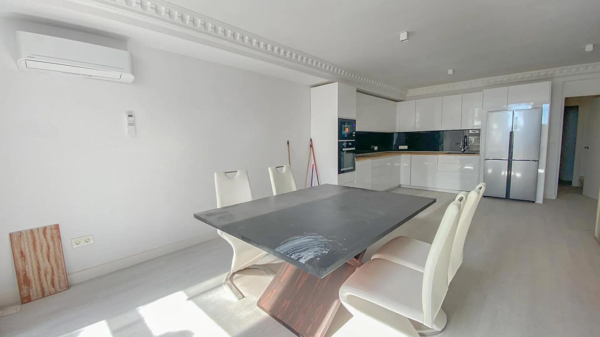 Pareado a la venta de 4 dormitorios en Marbella Golden Mile