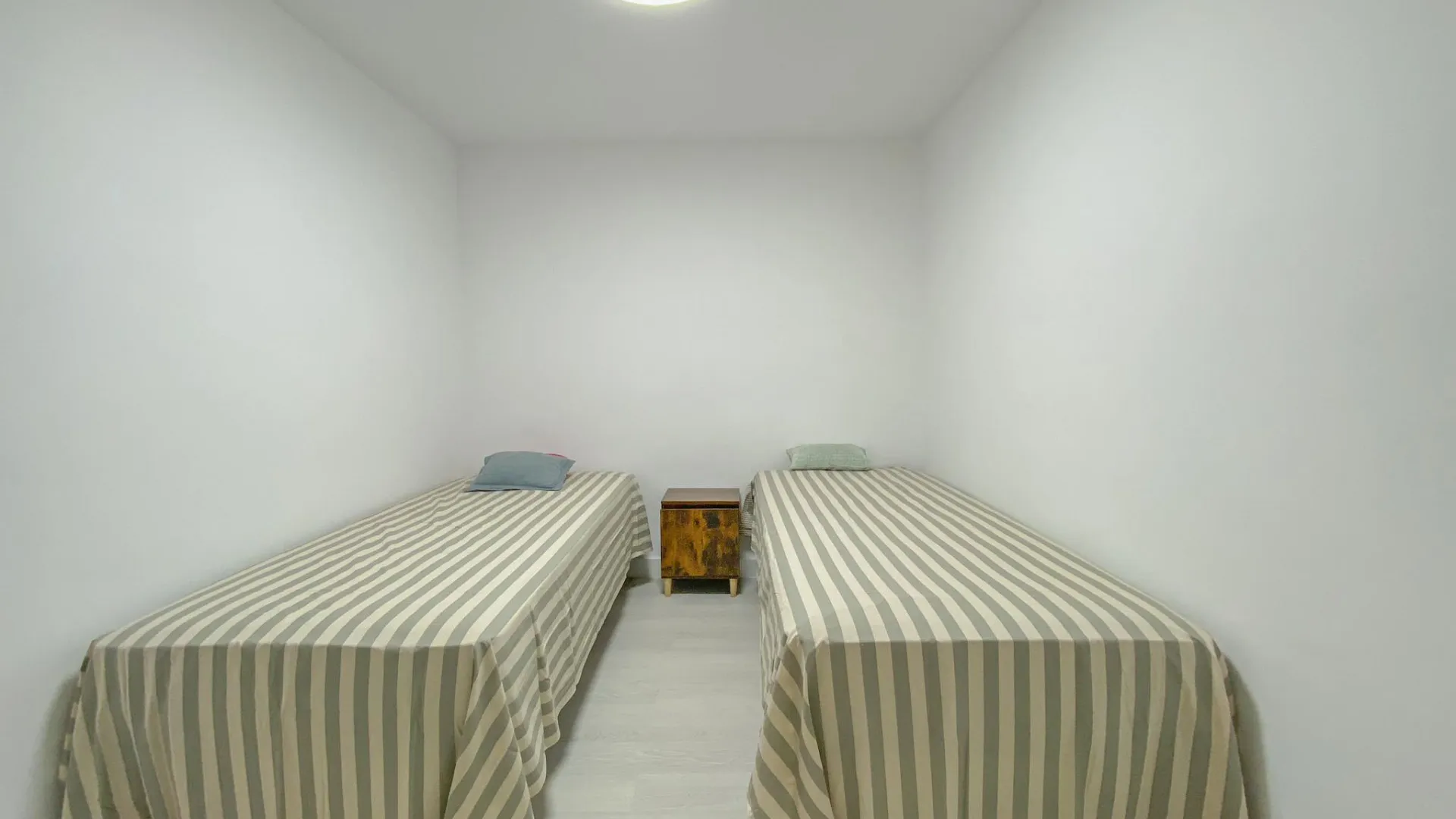 Pareado a la venta de 4 dormitorios en Marbella Golden Mile