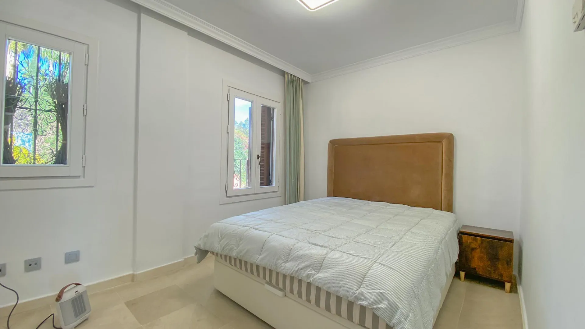 Pareado a la venta de 4 dormitorios en Marbella Golden Mile