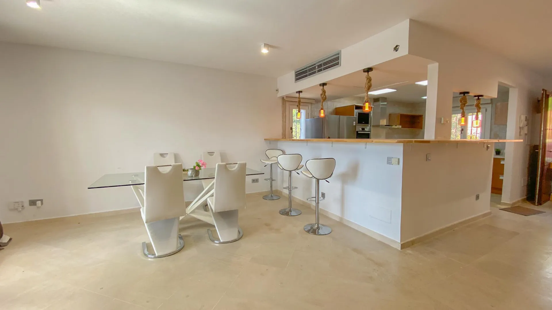 Pareado a la venta de 4 dormitorios en Marbella Golden Mile