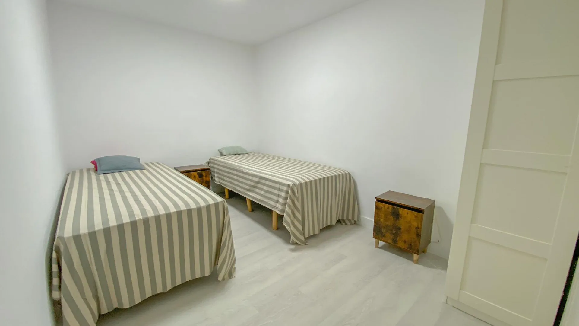 Pareado a la venta de 4 dormitorios en Marbella Golden Mile