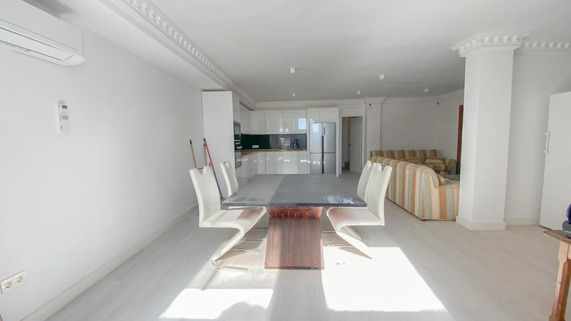 Pareado a la venta de 4 dormitorios en Marbella Golden Mile