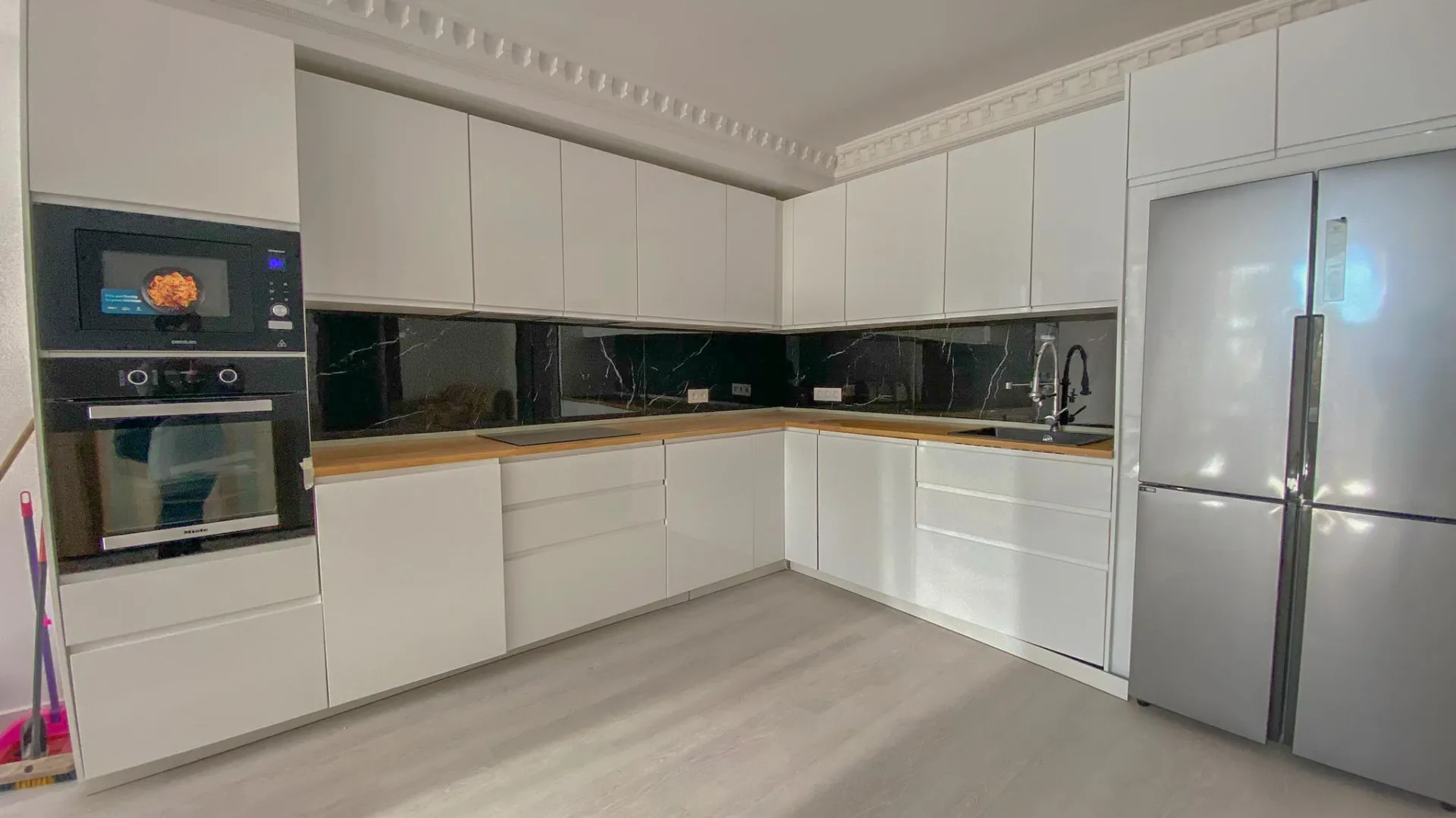 Pareado a la venta de 4 dormitorios en Marbella Golden Mile