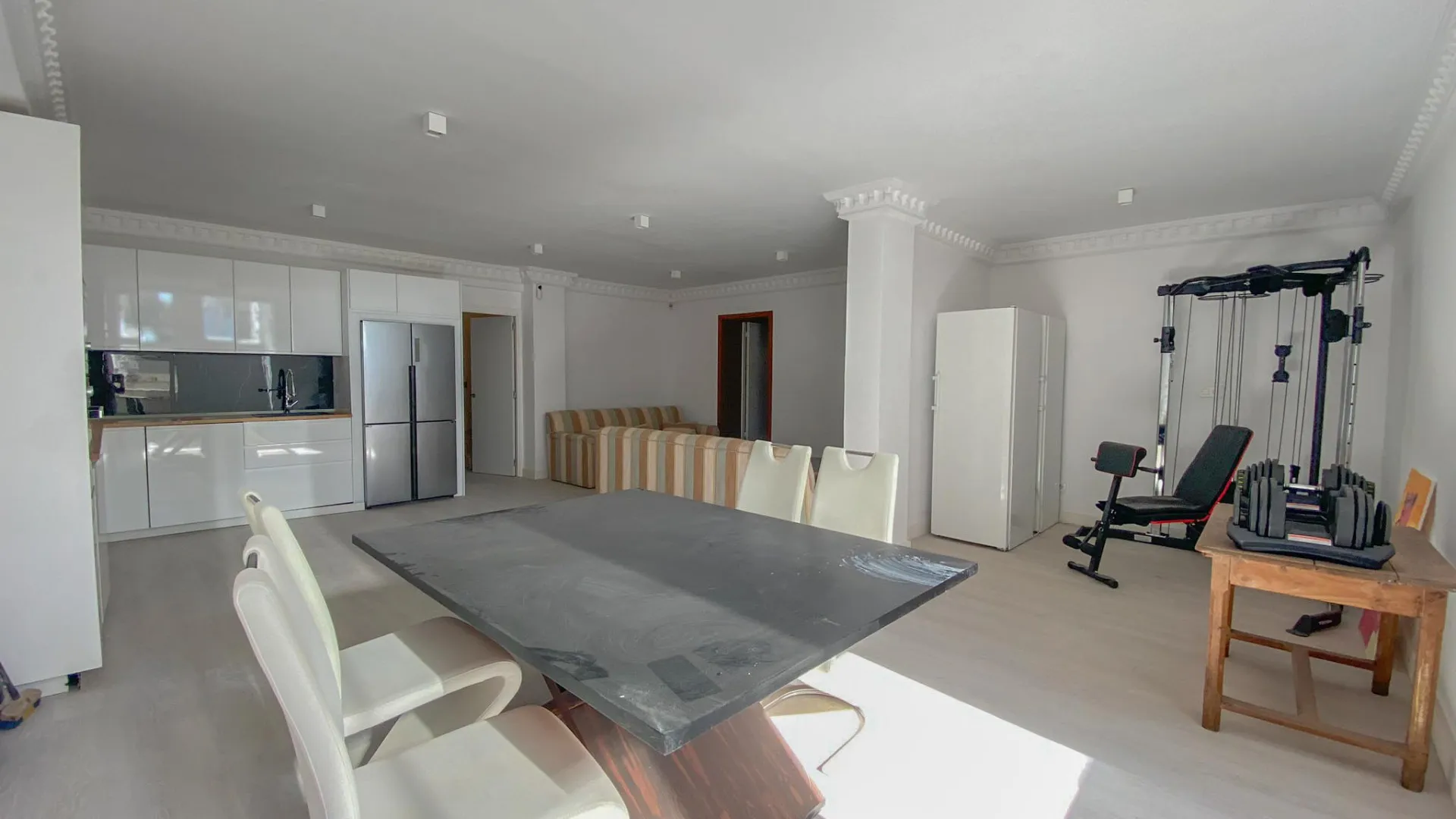 Pareado a la venta de 4 dormitorios en Marbella Golden Mile