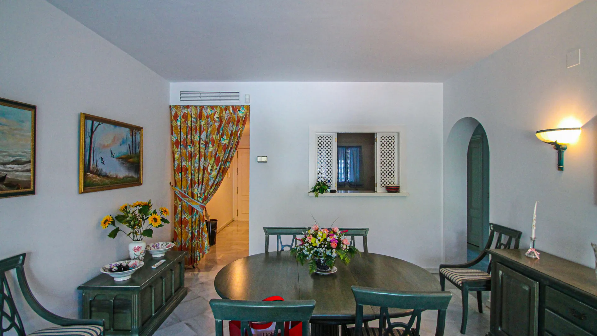 Ground floor apartment for sale in Marbella Golden Mile with 2 bedrooms