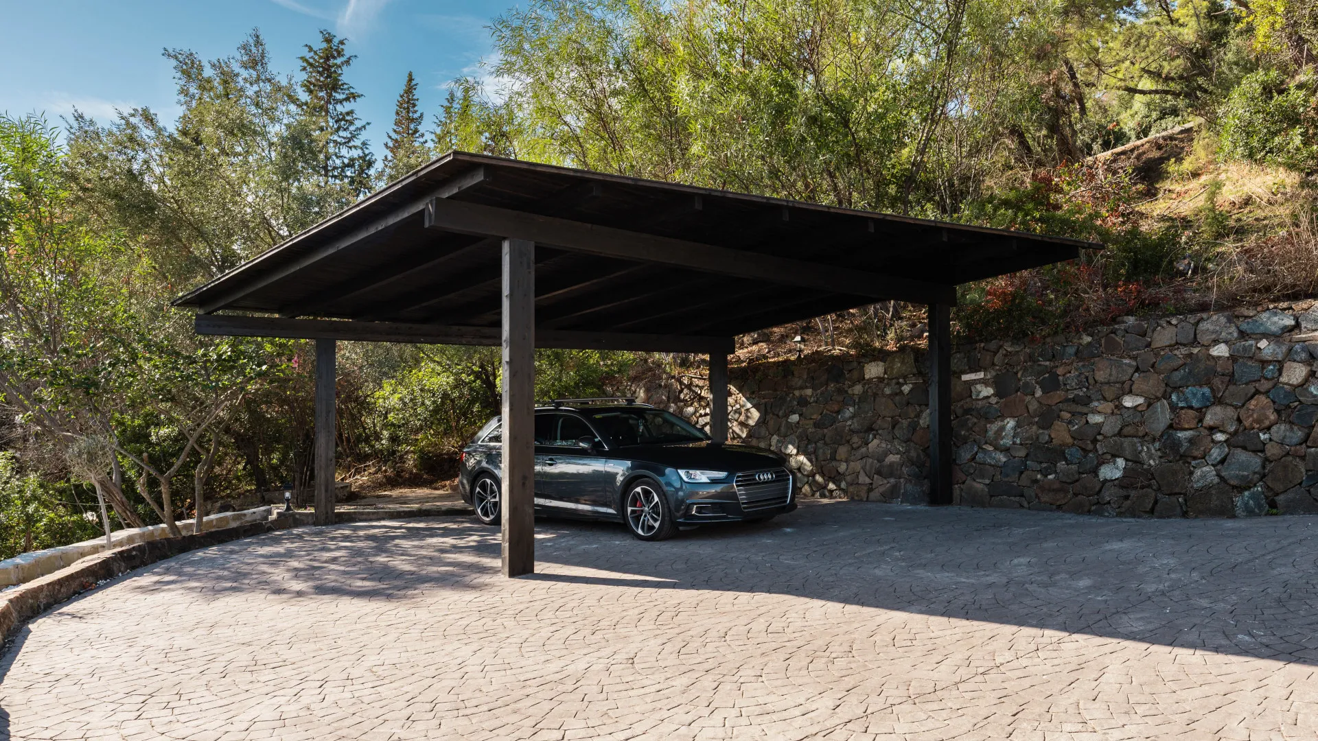 For sale El Madroñal villa with 6 bedrooms