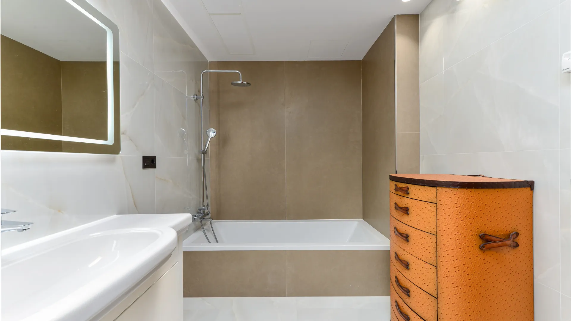 Manilva, villa a la venta de 5 dormitorios