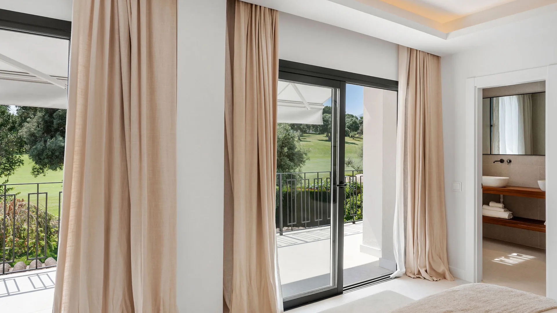 Los Olivos 4 bedrooms town house for sale