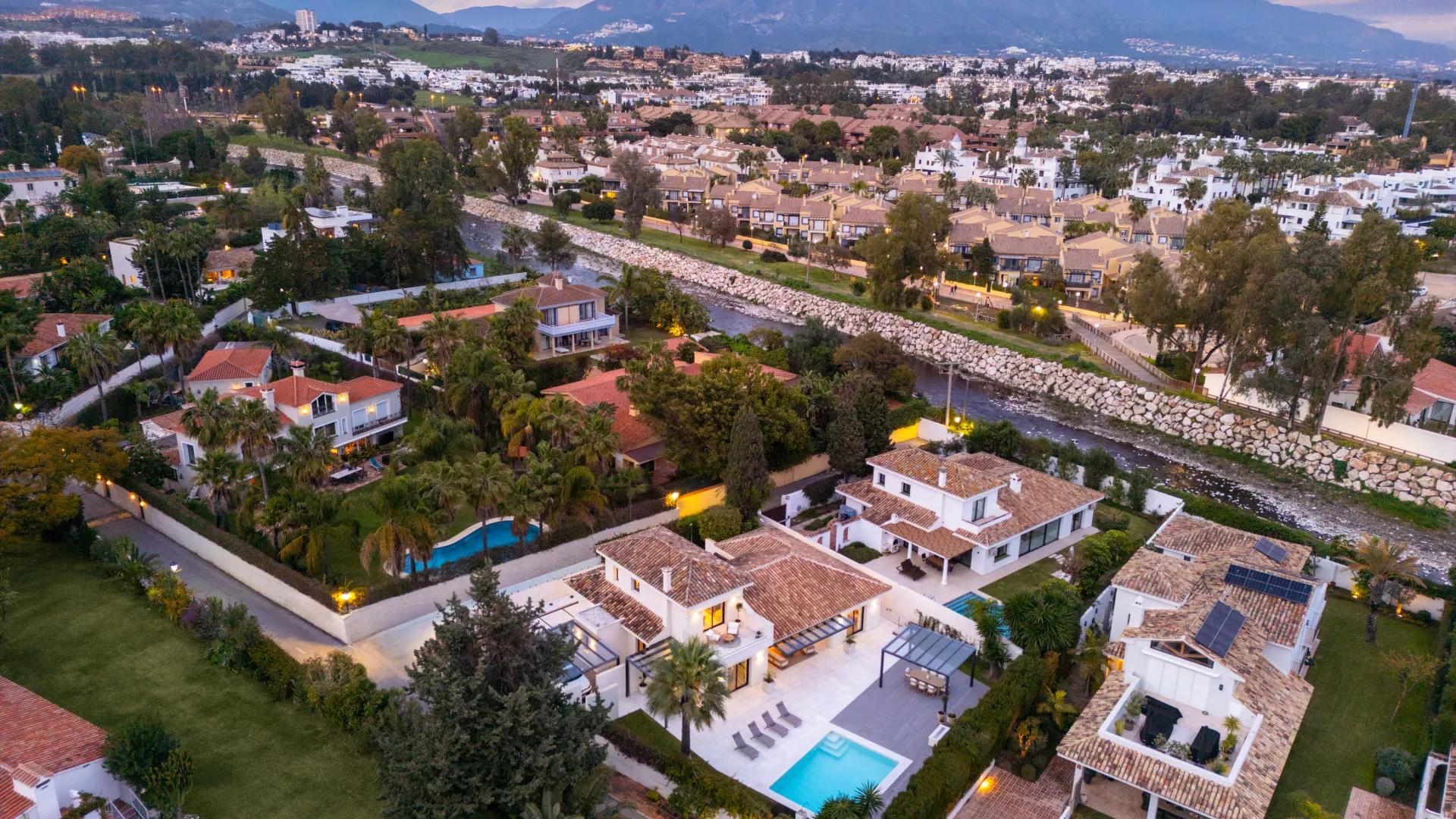 Villa with 4 bedrooms for sale in Cortijo Blanco