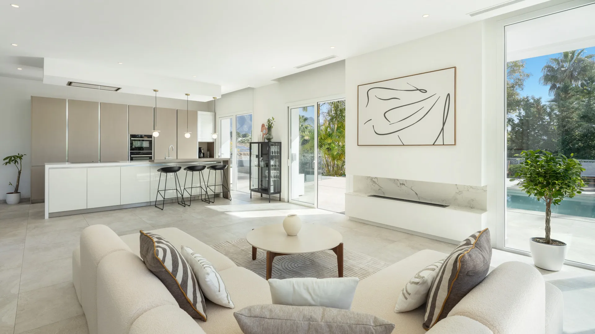 Villa de 5 dormitorios en venta en Nueva Andalucia