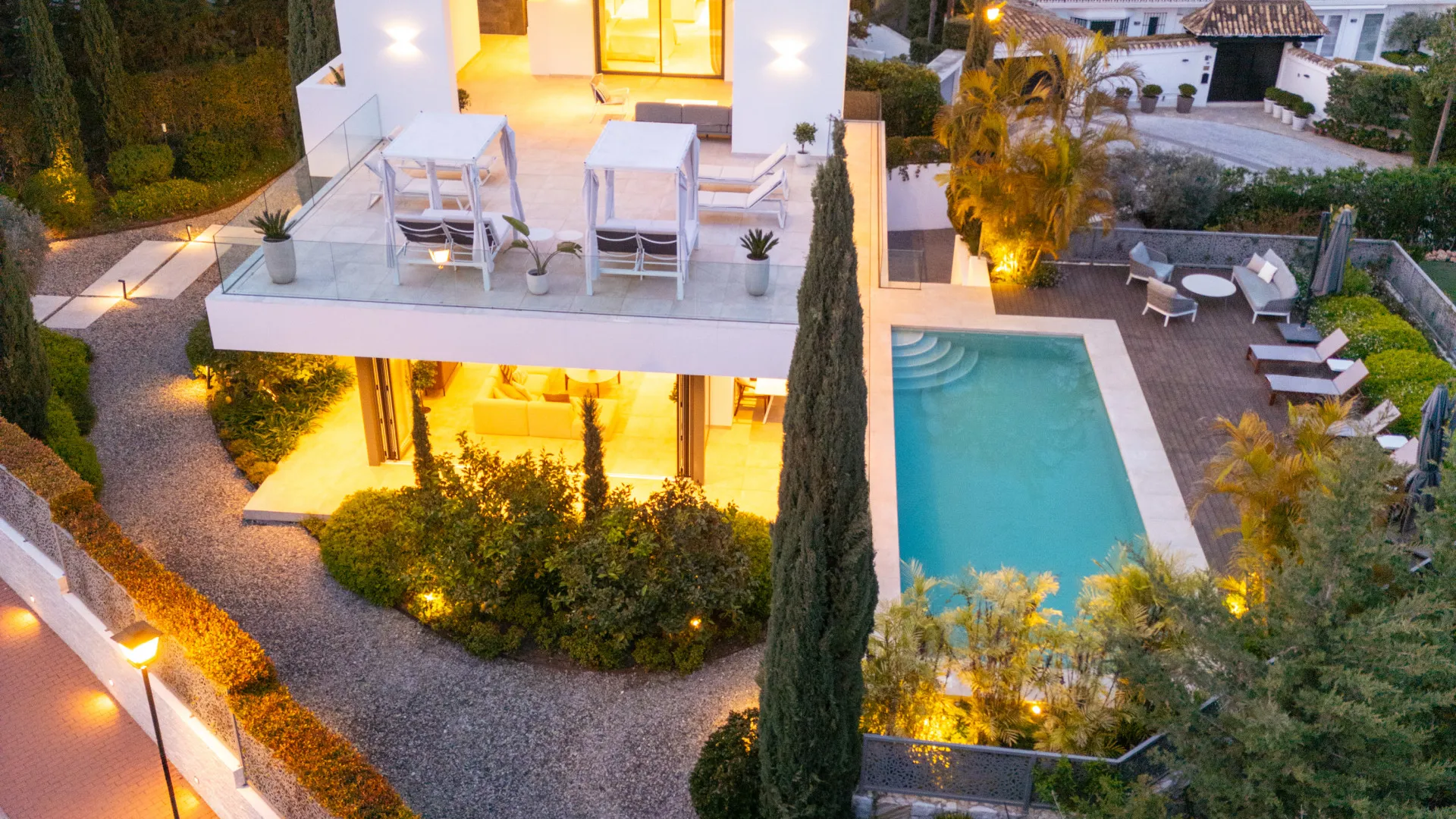 Villa de 5 dormitorios en venta en Nueva Andalucia