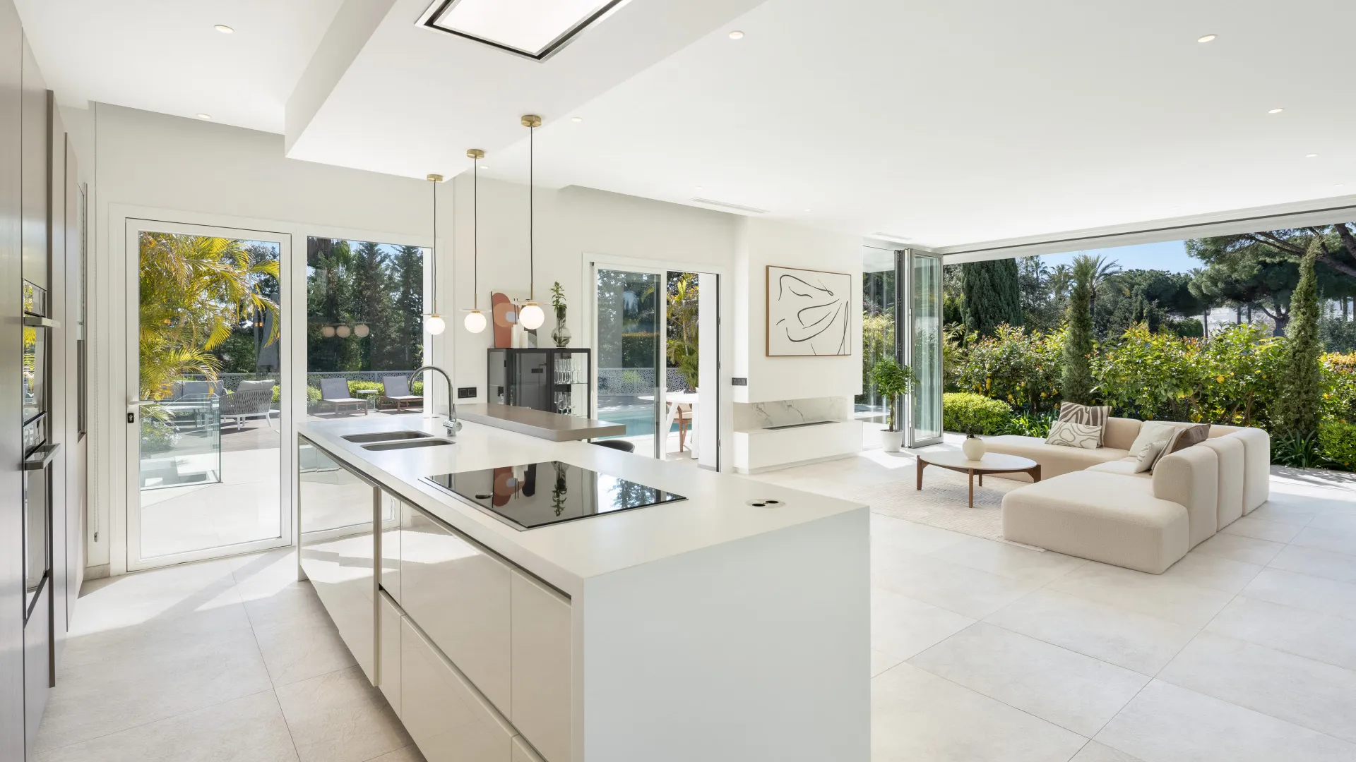 Villa de 5 dormitorios en venta en Nueva Andalucia