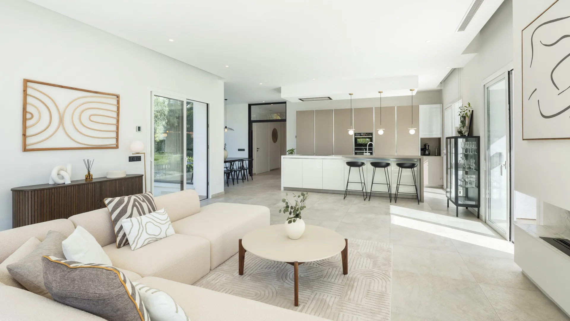 Villa de 5 dormitorios en venta en Nueva Andalucia