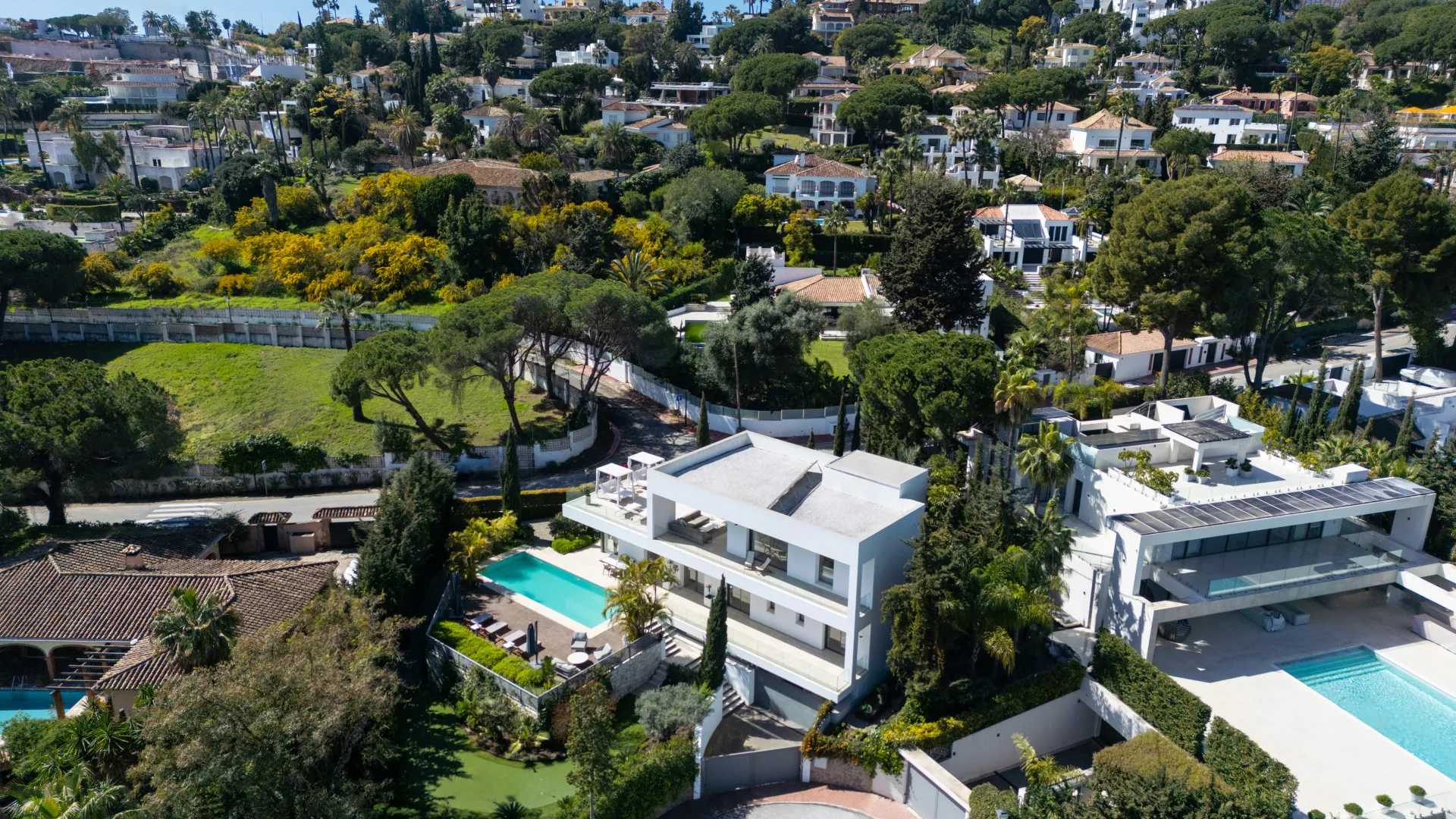 Villa de 5 dormitorios en venta en Nueva Andalucia